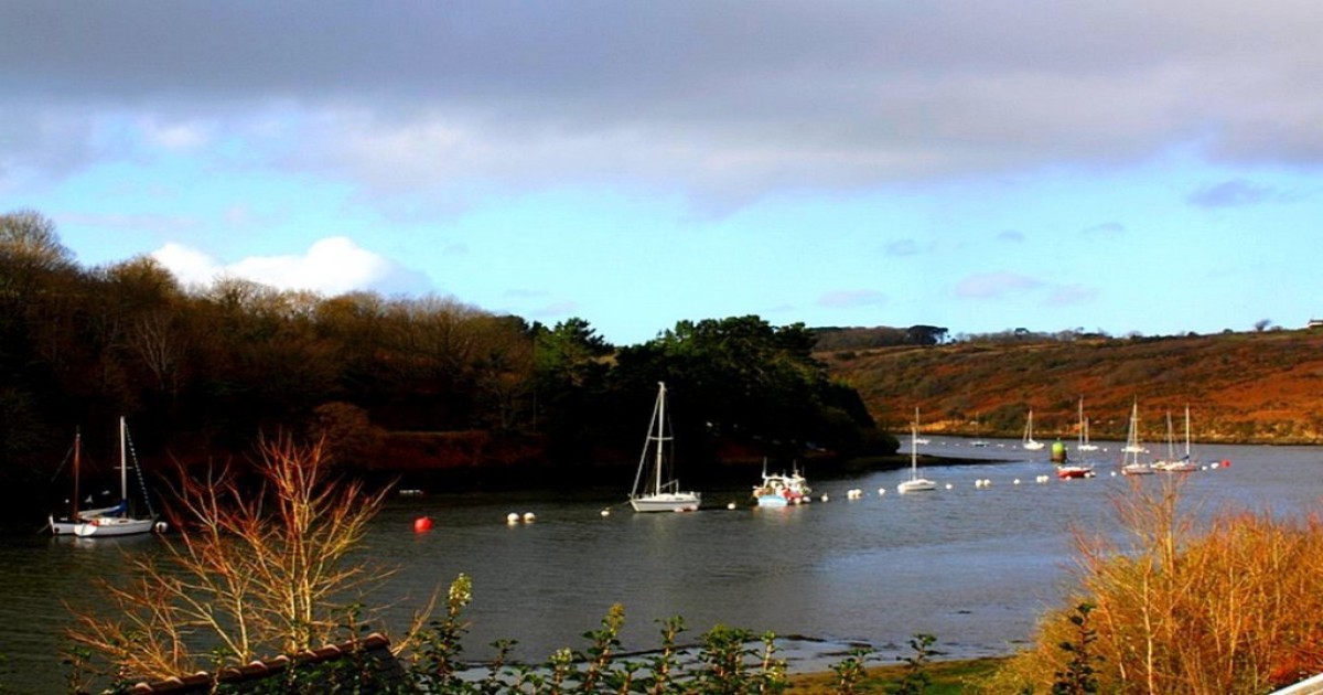 COTTAGE WITH POOL – Property Photo 1 | Vacatu